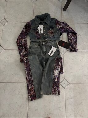 High-Rise Gray Denim Jeans with Purple Floral Side Panels